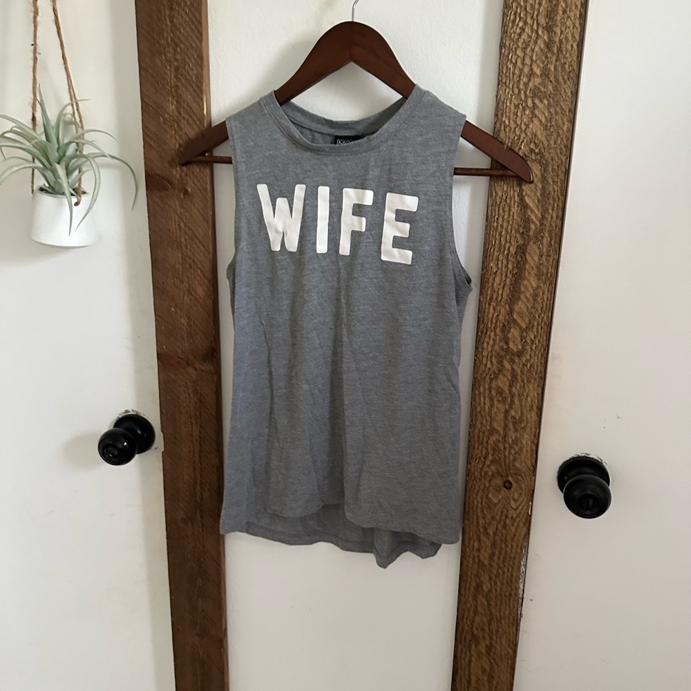 Modern Lux Women’s “Wife” Graphic Sleeveless Loose Top Shirt Casual size XS